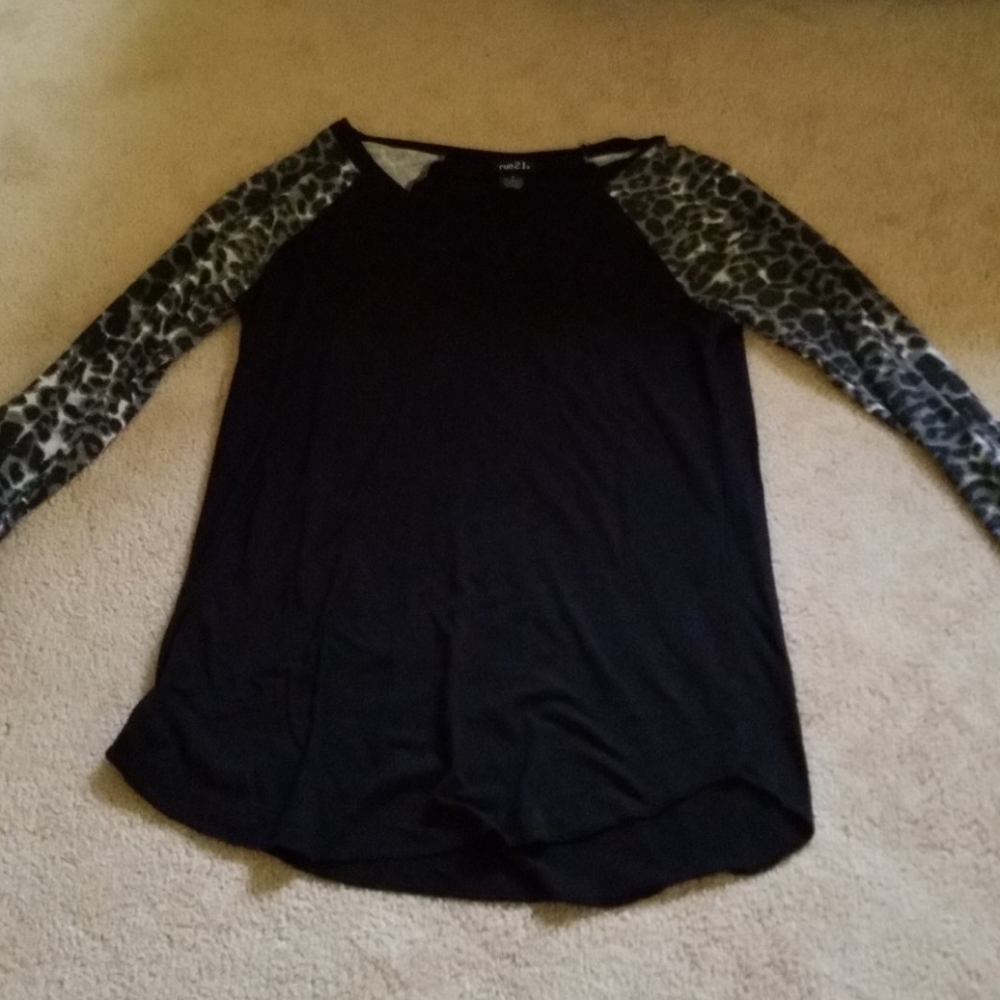 Black sleeve shirt